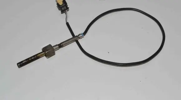 Mercedes-Benz E W212 Oil temperature sensor A0009053905