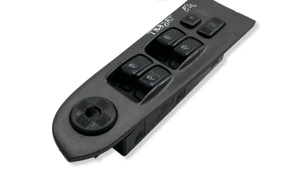 Hyundai Trajet Electric window control switch 620W03030