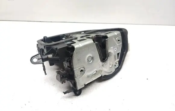 BMW X1 E84 Front door lock 7059968