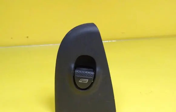 Fiat Marea Electric window control switch A223