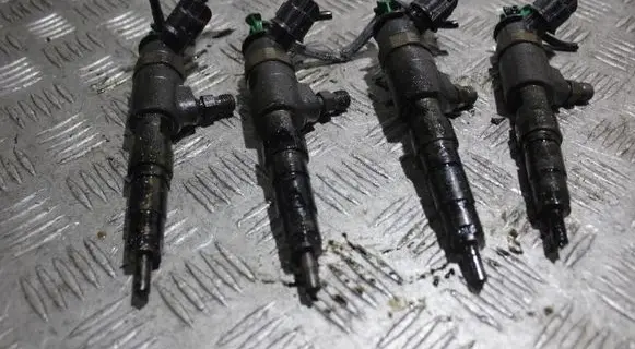 Peugeot 207 Fuel injector 0445110339