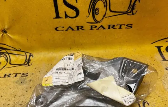 BMW 5 E39 Engine mounting bracket 22116750441 6750441