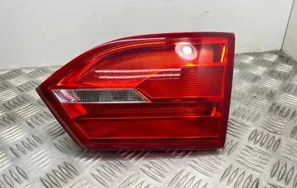 Volkswagen Jetta VI Tailgate rear/tail lights 5C6945260