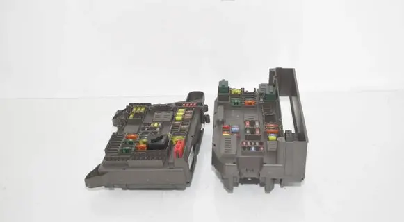 BMW X5 E70 Fuse box set 6931687 6976384 61146931687