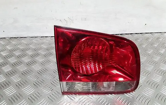 Tailgate rear/tail lights