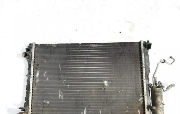 Renault Laguna I Coolant radiator