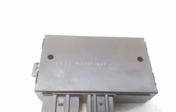 Volkswagen PASSAT B6 Tow bar trailer control unit/module 1K0907383F
