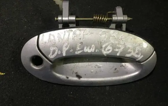Hyundai Lantra II Front door exterior handle