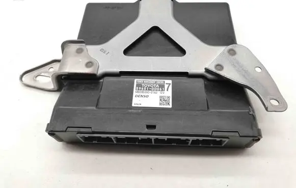 Toyota Yaris Other devices 896810D061
