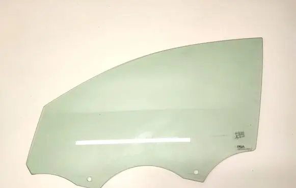 Peugeot 208 Front door window glass four-door