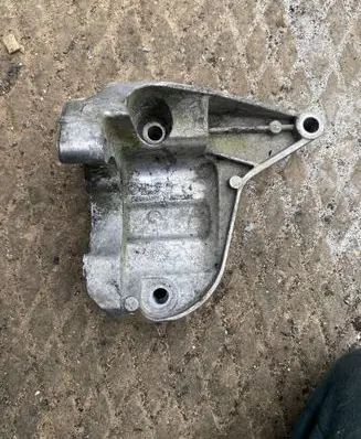 BMW 3 E90 E91 Power steering pump mounting bracket 7794455 120868 779445501