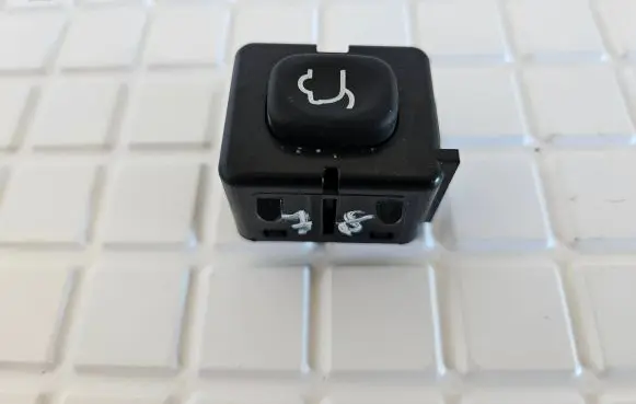 Jeep Grand Cherokee Tailgate/trunk/boot open switch P04602751AA 12861261 126113200755