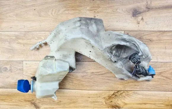 Audi A4 S4 B5 8D Windshield washer fluid reservoir/tank 8E0955453
