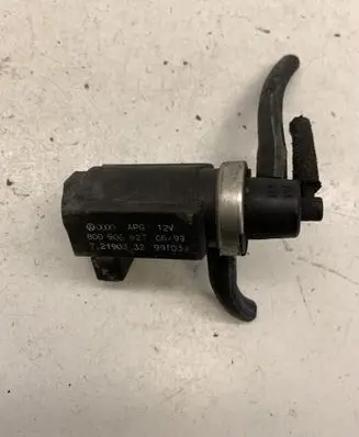 Audi A4 S4 B5 8D Turbo solenoid valve 8D0906627 72190332