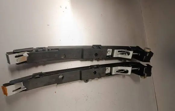 Audi A8 S8 D3 4E Rear bumper mounting bracket 4E0810915B
