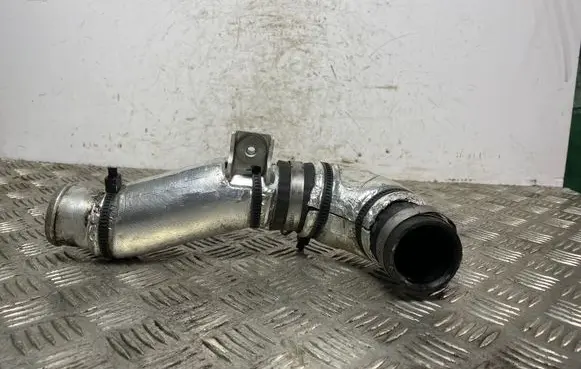 Intercooler hose/pipe