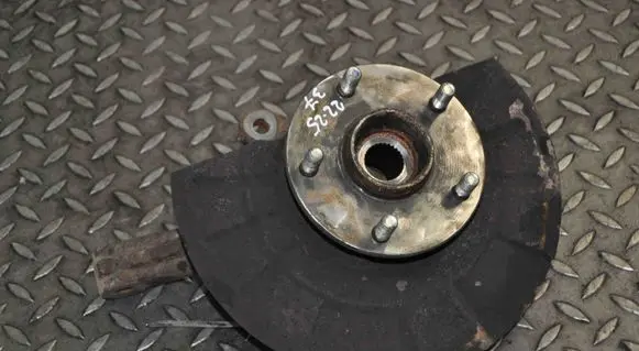 Suzuki Grand Vitara II Front wheel hub