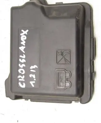 Opel Crossland X Fuse box cover 9671924480