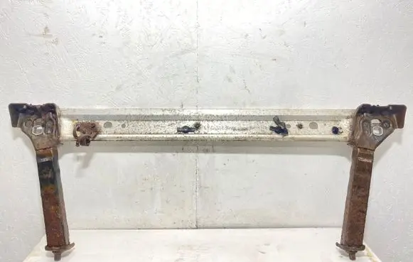 Radiator mount bracket