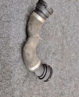 BMW 5 F10 F11 Engine coolant pipe/hose 8511928