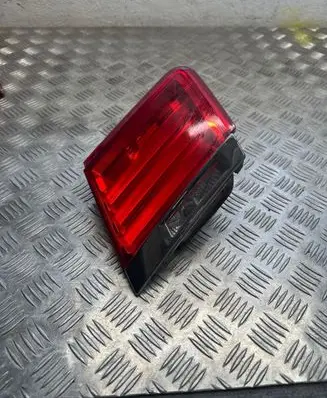 Tailgate rear/tail lights