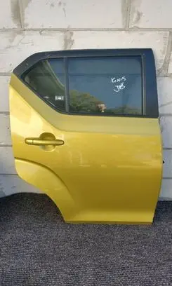 Suzuki Ignis Rear door