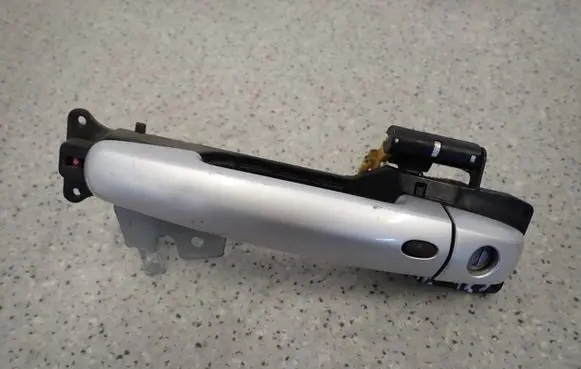 Suzuki SX4 Sliding door exterior handle 