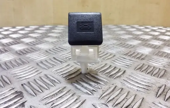 Engine bonnet (hood) release handle