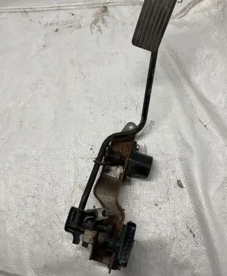 Mitsubishi Pajero Sport I Accelerator throttle pedal