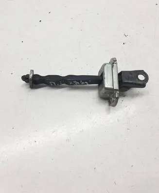 Nissan Qashqai Front door check strap stopper