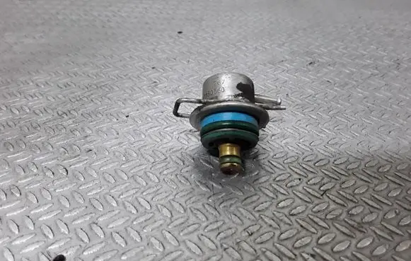 Opel Astra G Fuel pressure regulator 0280160560