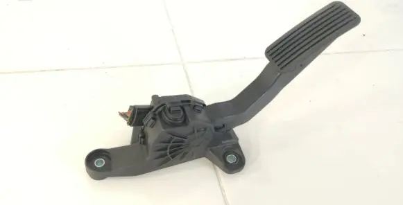 Hyundai Ioniq Accelerator throttle pedal 32700G2920