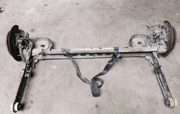 Renault Trafic II (X83) Rear axle beam