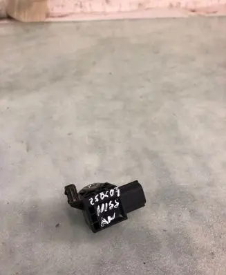 Nissan Qashqai J12 Airbag deployment crash/impact sensor 988306ua0b