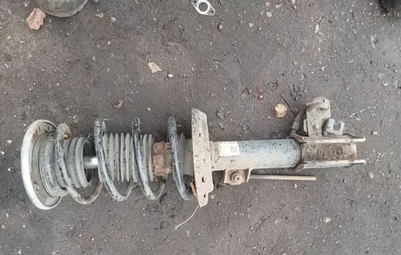 Opel Vectra C Front shock absorber/damper 13118702