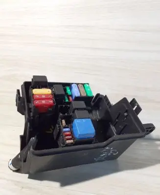 Dacia Spring Fuse module 243805284R