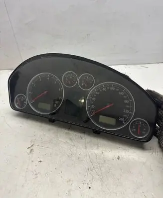 Speedometer (instrument cluster)
