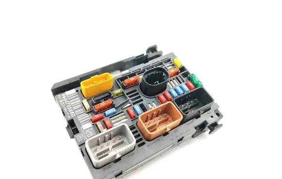Citroen C4 Grand Picasso Fuse module 9664705880