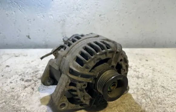 Opel Zafira A Generator/alternator 90561168 0124415005