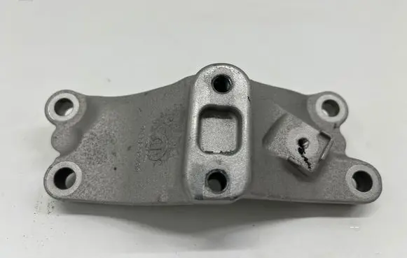 Fiat 600 Engine mounting bracket 9833252780