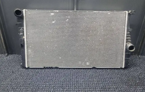 BMW 3 F30 F35 F31 Coolant radiator 15272311 8672107 M151522C