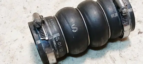 Intercooler hose/pipe