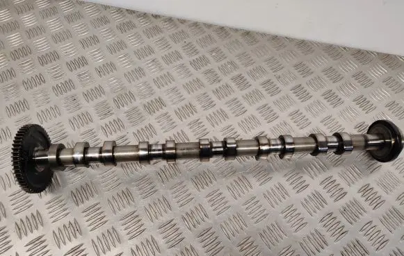 Volvo XC90 Camshaft 8658358