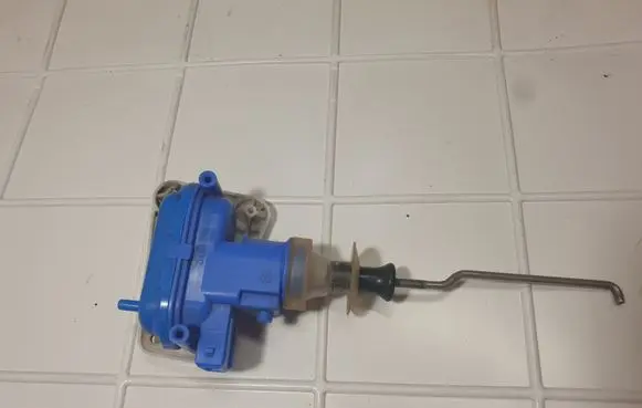Audi 80 90 B3 Central locking vacuum pump 893862153C