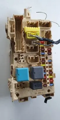 Toyota Avensis T250 Fuse module