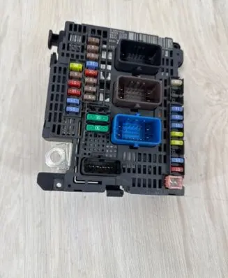 Citroen C4 Grand Picasso Fuse box set 9810296380