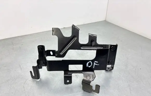 Land Rover Defender Other engine bay part L8B212A659CD
