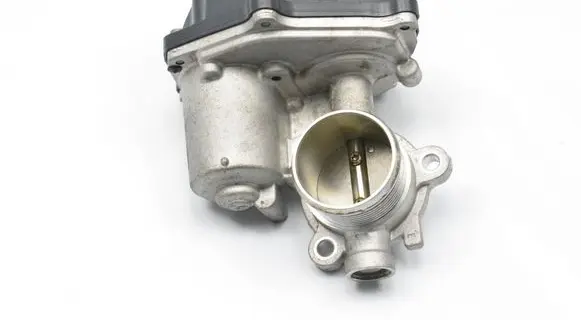 Volkswagen PASSAT B8 Electric throttle body valve 04L131501M