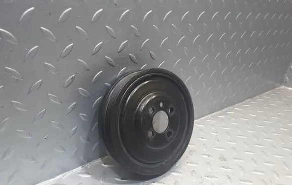 Seat Ibiza V (KJ) Crankshaft pulley 04L105243