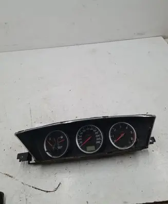 Nissan Primera Speedometer (instrument cluster) AV619